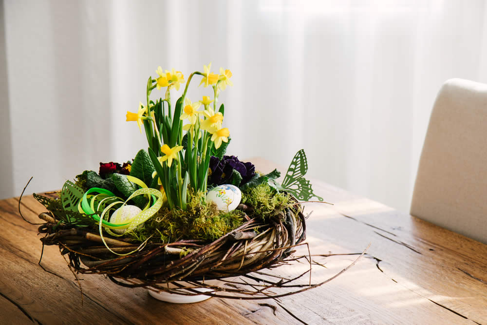 Valery Madelyn Coniglietto di Pasqua in Legno 20cm LED Decorazione di Pasqua Figurina e Statuetta di Conigli Pasquali Decorazione di Primaverile per Pasqua Casa Giardino Giallo Verde 